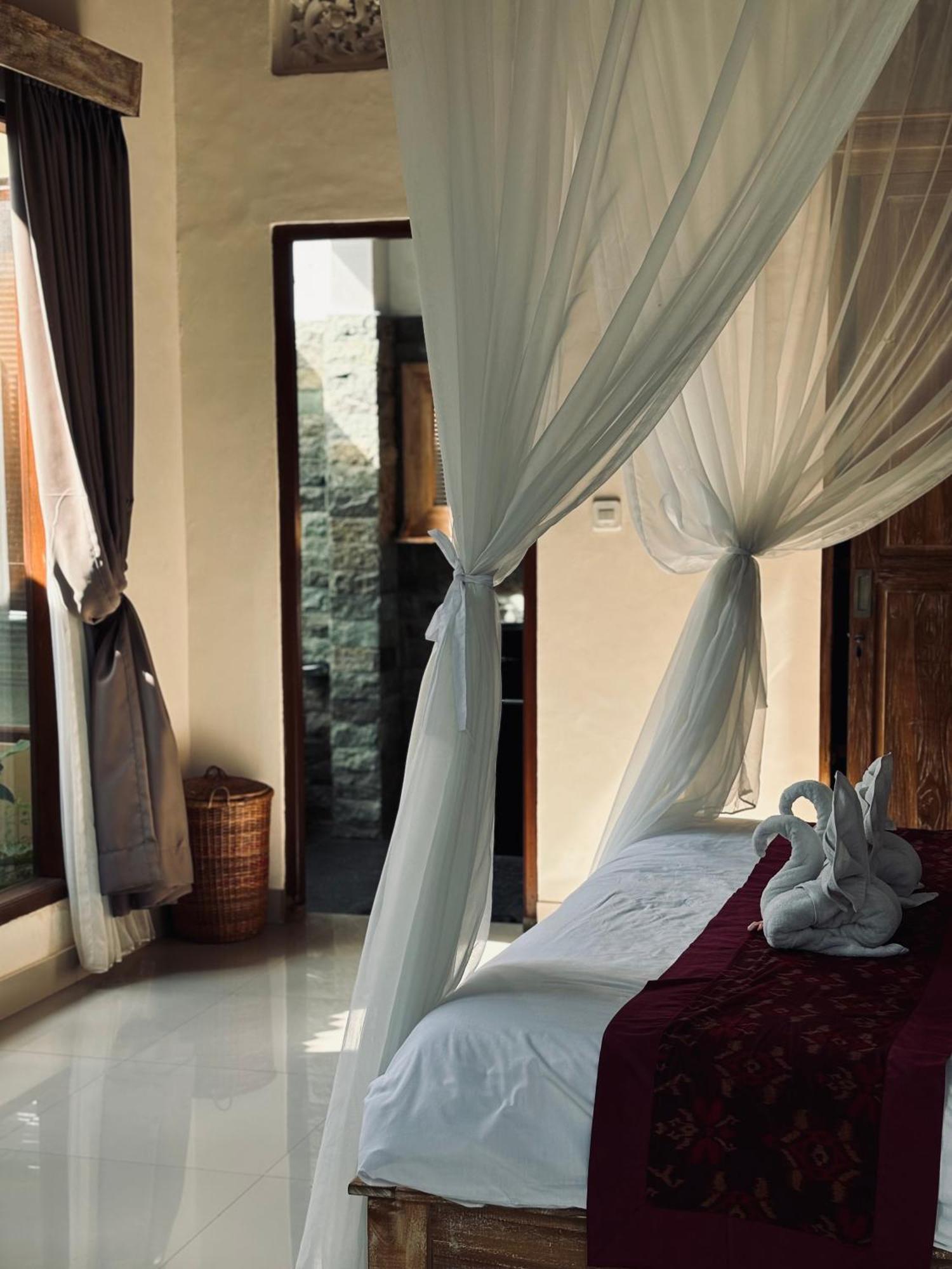 Ayis House Bed & Breakfast